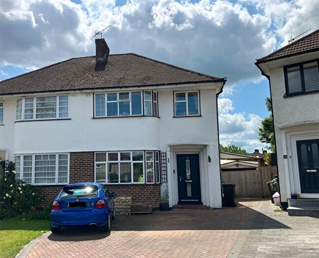 3 Bedroom Semi-Detached House For Sale In Lodge Close, Orpington, BR6