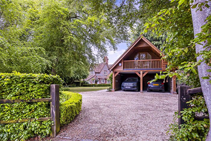 4 Bedroom Detached House For Sale In Parsonage Croft, Lower Basildon, RG8