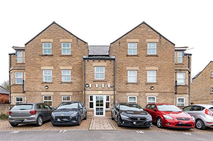 2 Bedroom Flat For Sale In Manor Fold, Horsforth, Leeds, West Yorkshire, LS18