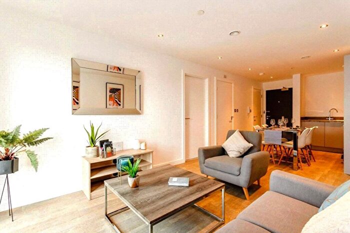 1 Bedroom Apartment To Rent In Exchange Square, The Priory Queensway, Birmingham, West Midlands, B4