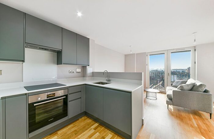 1 Bedroom Flat To Rent In Colina Road, London, N15