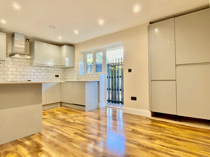 1 Bedroom Flat To Rent In Indus Court, Epsom Road, London, CR0