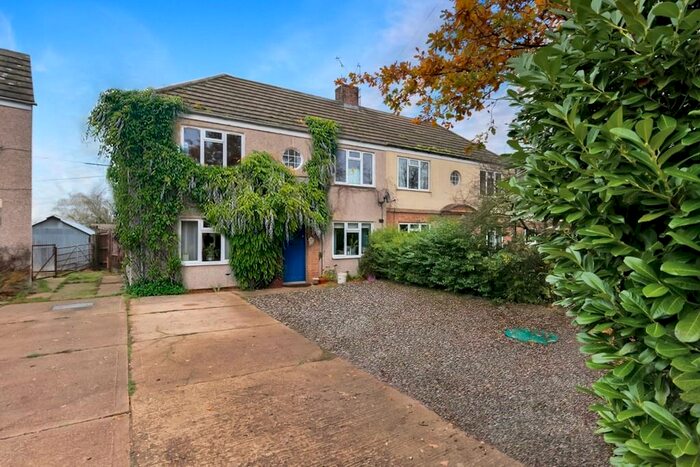 5 Bedroom Semi-Detached House For Sale In Leighton Road, Soulbury, Buckinghamshire, LU7