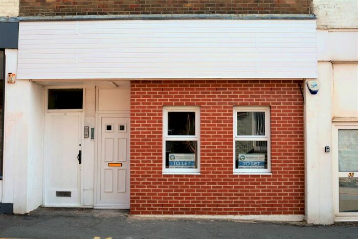 1 Bedroom Flat To Rent In Pier Street, Ventnor, PO38