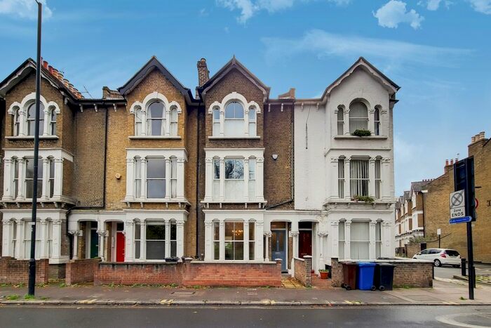 4 Bedroom Terraced House To Rent In Church Street, Stoke Newington, N16