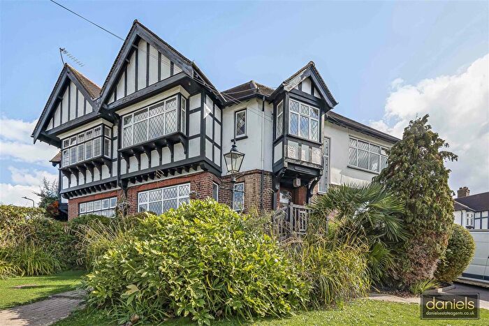 4 Bedroom Semi-detached House For Sale In Pasture Road, Wembley, HA0