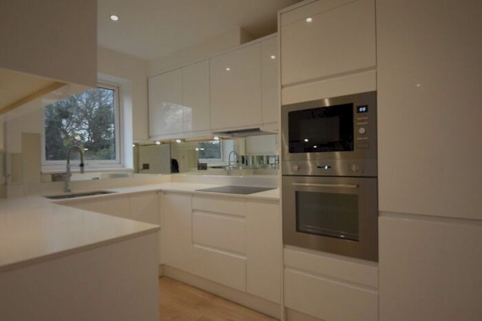 2 Bedroom Flat To Rent In Heath View, East Finchley, N2