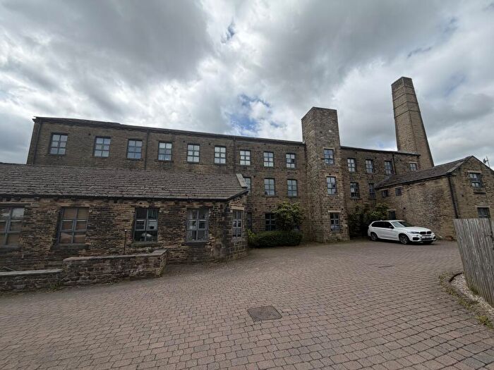 1 Bedroom Flat To Rent In Highgate Mill Fold, Queensbury, Bradford, BD13