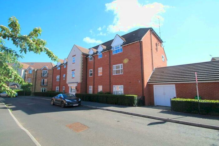 2 Bedroom Apartment To Rent In Hancock Close, Aylesbury, HP21
