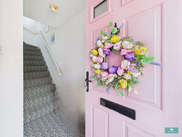 3 Bedroom Semi-Detached House For Sale In Bleasdale Street, Royton, OL2