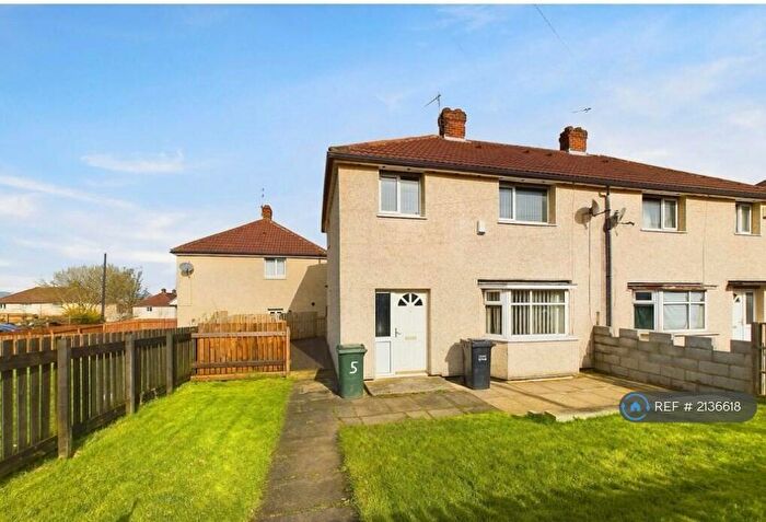3 Bedroom Semi-Detached House To Rent In Woodend Court, Bradford, BD5