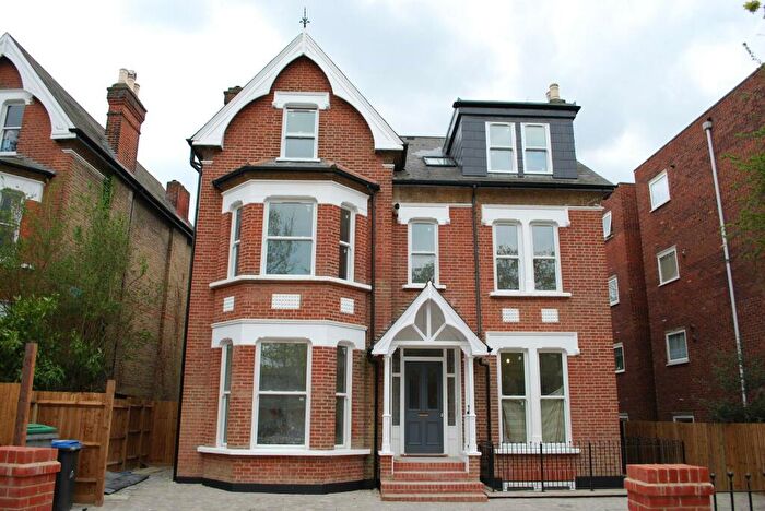 2 Bedroom Flat To Rent In Oakwood Avenue Beckenham, BR3