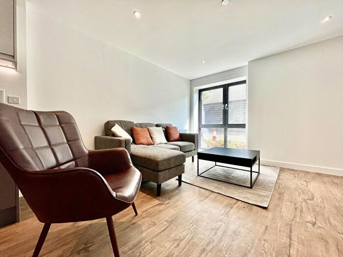 1 Bedroom Apartment To Rent In Phoenix, Saxton Lane, LS9