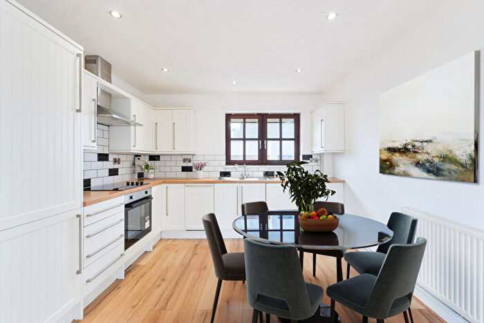 1 Bedroom Flat For Sale In Elsdale Street, London, E9 - Photo 4