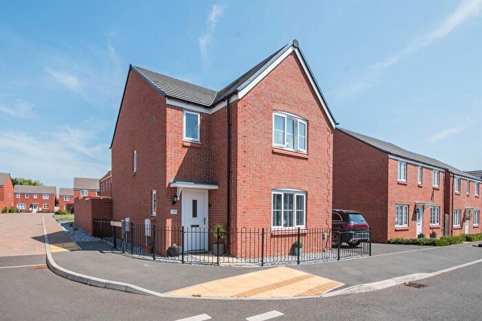 3 Bedroom Detached House For Sale In Thornton Avenue, Kettering, NN15