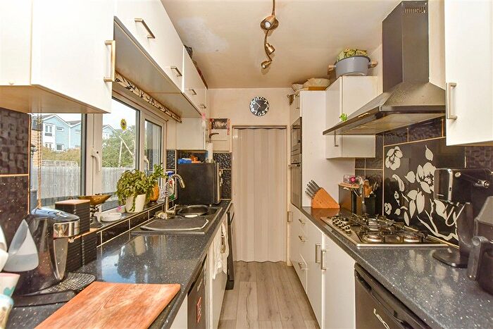 2 Bedroom Terraced House For Sale In Suffolk Road, Gravesend, Kent, DA12