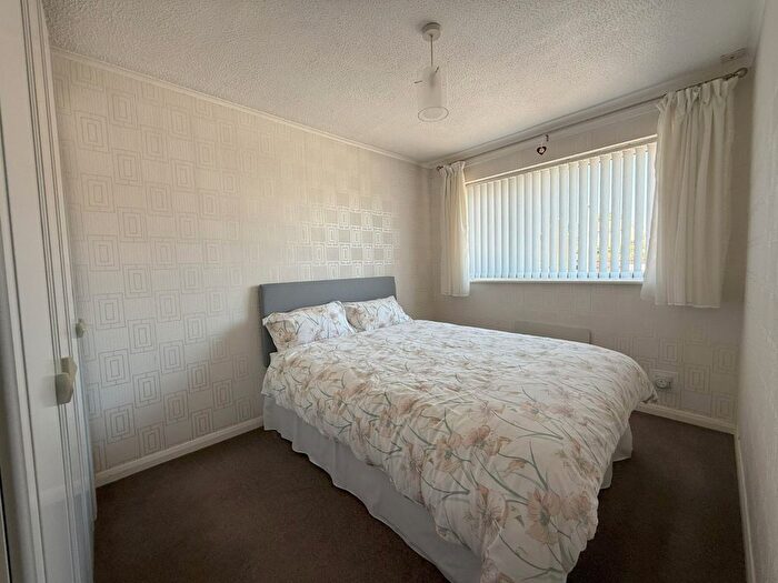 3 Bedroom Semi-Detached House For Sale In Westminster Road, Wellingborough, Northamptonshire, NN8