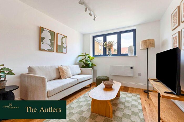 1 Bedroom Maisonette For Sale In Hind Gardens, London Road, Hindhead, GU26