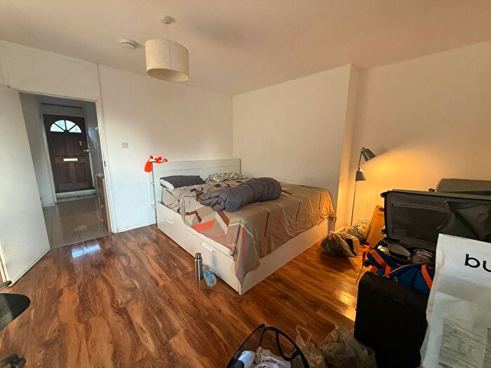 4 Bedroom Flat To Rent In Jamaica Street, London, E1