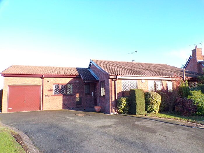 3 Bedroom Bungalow To Rent In Brancote Mount, Prenton, CH43