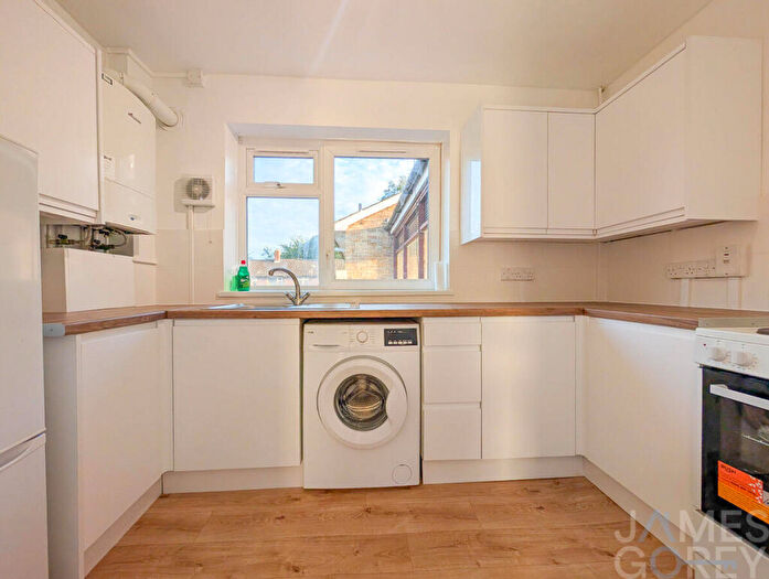 2 Bedroom Flat To Rent In Ampleforth Road, Abbey Wood, SE2