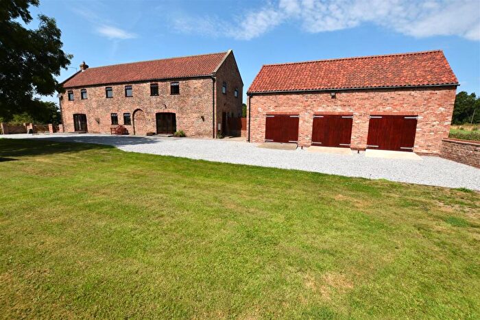 5 Bedroom Barn Conversion For Sale In Boggle Lane, Sproatley, Hull, HU11
