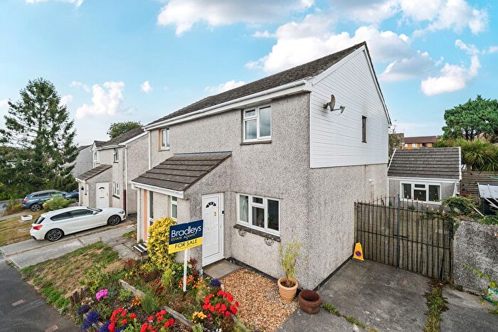 3 Bedroom Semi-Detached House For Sale In Cedar Close, Callington, Cornwall, PL17