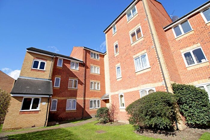 1 Bedroom Studio To Rent In Burket Close, Southall, UB2