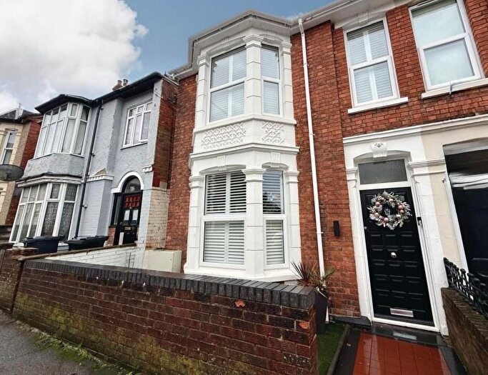 4 Bedroom House To Rent In Kent Road, Swindon, SN1