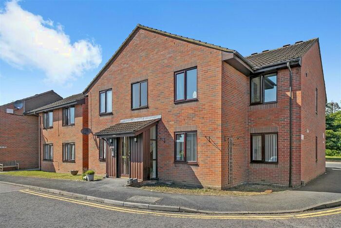 1 Bedroom Flat For Sale In Betjeman Close, Pinner, HA5