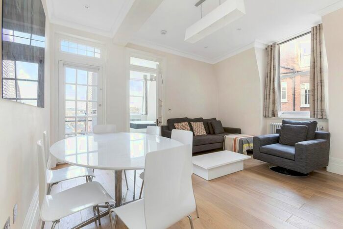 2 Bedroom Flat To Rent In Fitzgeorge Avenue, London, W14