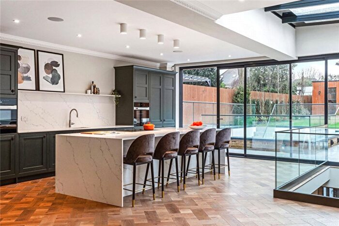 6 Bedroom Semi-detached House To Rent In Trinity Road, London, SW18