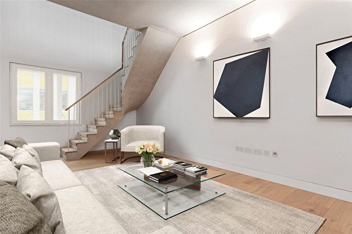 3 Bedroom Flat To Rent In Nicholas Road, London, W11