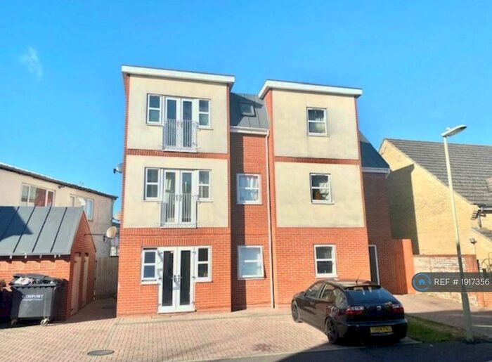 2 Bedroom Flat To Rent In St. Johns Close, Gosport, PO12