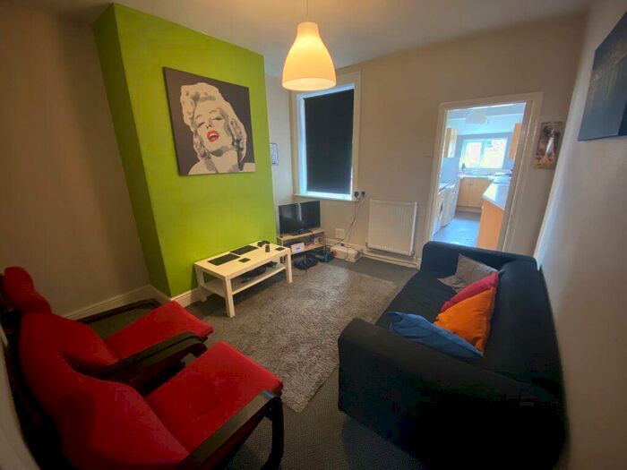 3 Bedroom House To Rent In Brough Street, Derby, DE22