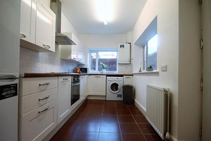 5 Bedroom Terraced House To Rent In Warwick Street, Heaton, NE6
