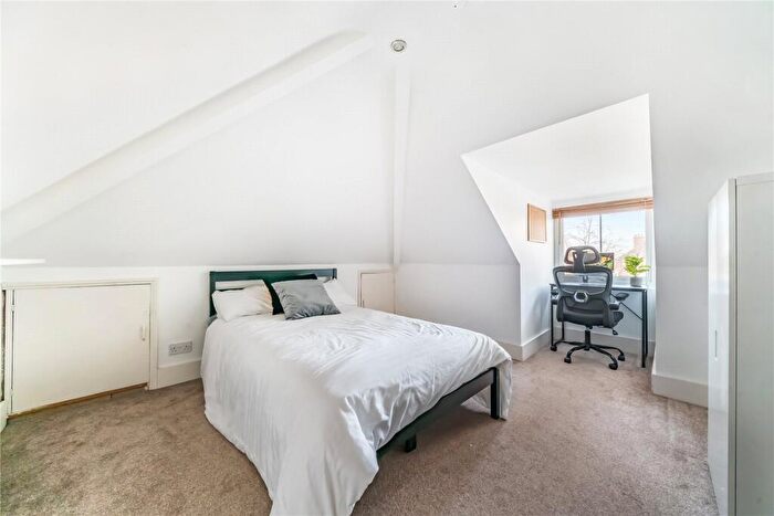 1 Bedroom House Of Multiple Occupation To Rent In Manor Road, Guildford, Surrey, GU2