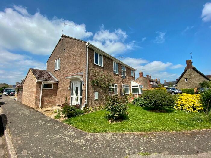 3 Bedroom Semi-Detached House To Rent In St James Close, Hanslope, Milton Keynes, MK19