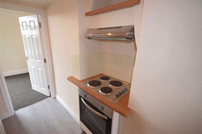 1 Bedroom Flat For Sale In High Street, Amblecote, Stourbridge, DY8