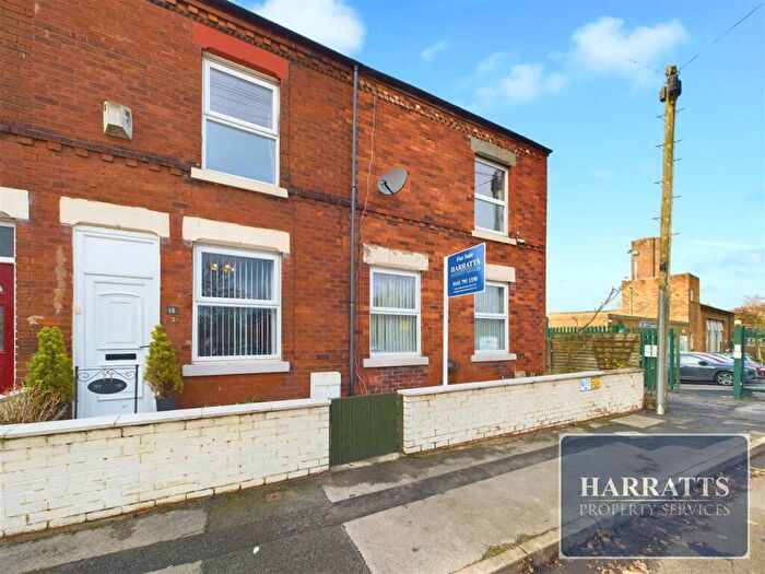 3 Bedroom End Of Terrace House For Sale In Hulme Street, Stockport, SK1