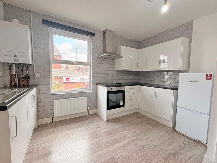 2 Bedroom Maisonette To Rent In Bayswater Grove, Leeds, West Yorkshire, LS8