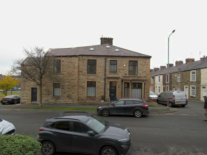 5 Bedroom Property To Rent In Plantation Street, Accrington BB5