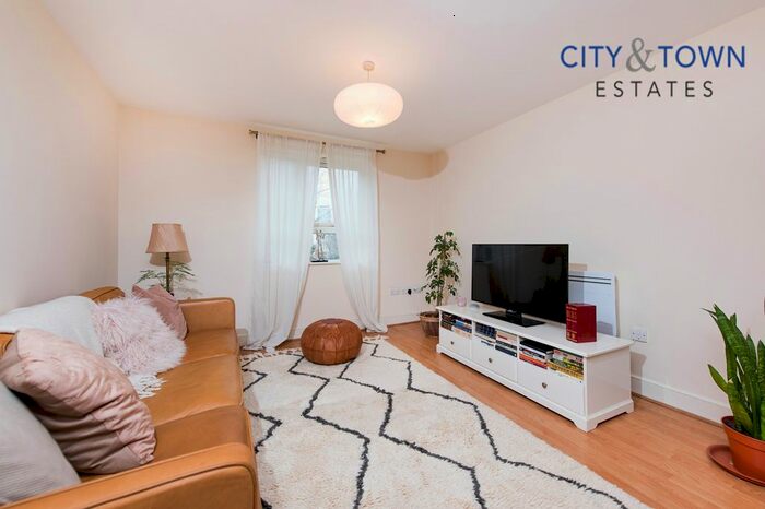 1 Bedroom Flat To Rent In Wealden House, Capulet Square, Talwin Street, Bromley-By-Bow, E3