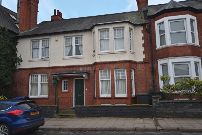 7 Bedroom House Of Multiple Occupation For Sale In Abington Avenue, Northampton, NN1