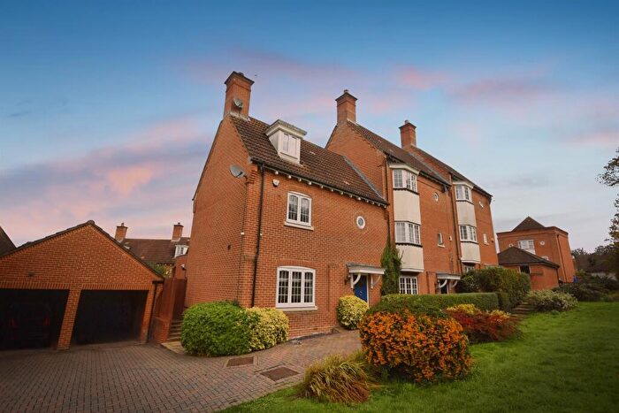 3 Bedroom Terraced House For Sale In Batemans Mews, Warley, Brentwood, CM14