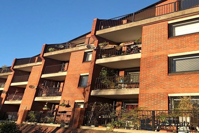 1 Bedroom Flat To Rent In Coopers Close, Lambeth North/ Waterloo, SE1