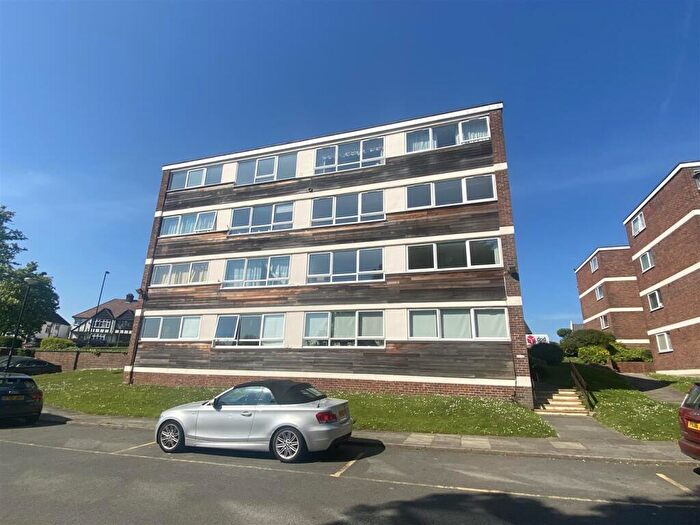 2 Bedroom Flat To Rent In Dorrington Court, SE25