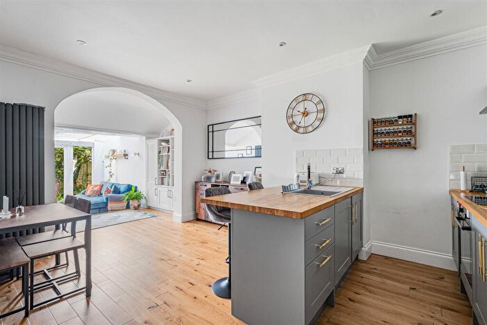 1 Bedroom Flat For Sale In Egmont Road, Sutton, SM2