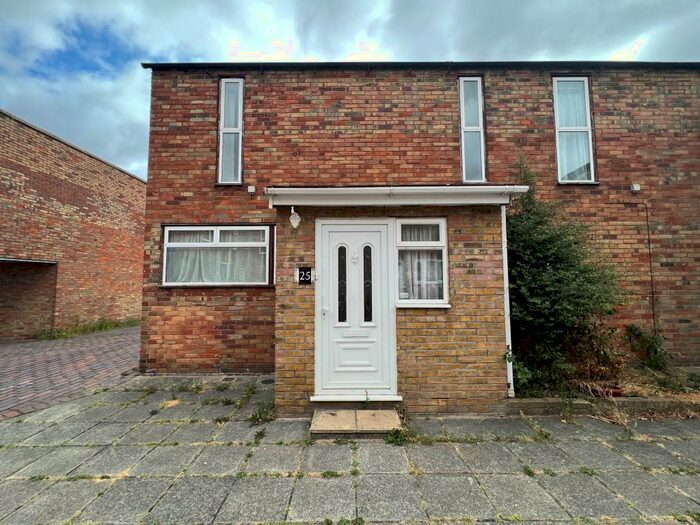 3 Bedroom House To Rent In Laindon, Basildon, SS15