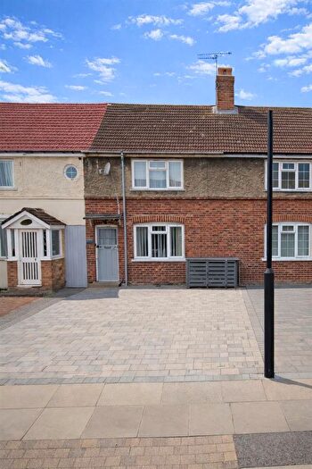 1 Bedroom Flat To Rent In Brimsdown Avenue, Enfield, EN3